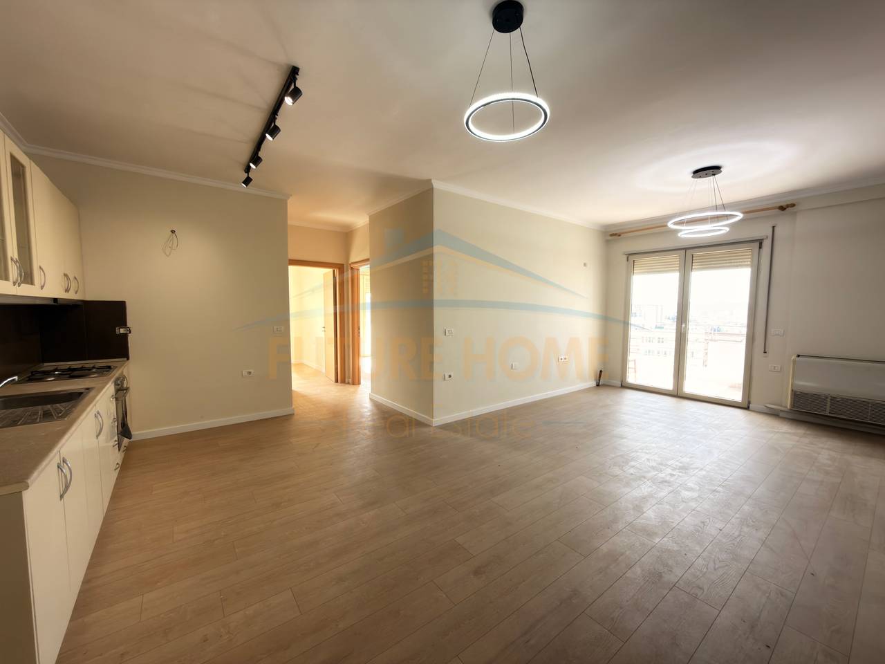 Shitet, Apartament 2+1+2, Restorant Fresku, Rruga e Dajtit