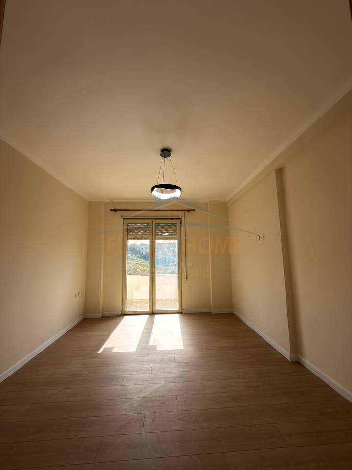 Shitet, Apartament 2+1+2, Restorant Fresku, Rruga e Dajtit