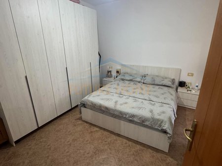 Shitet, Apartament 2+1+2, Unaza e Re