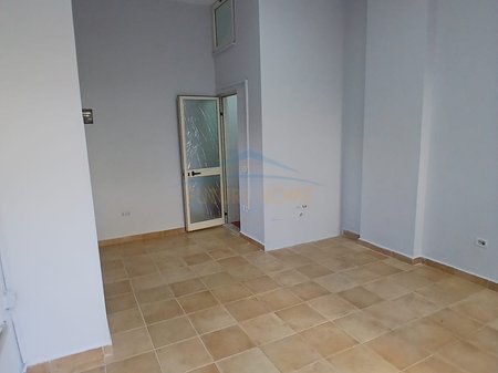 Qera , Ambient Biznesi , Rruga Fortuzi , Tirane