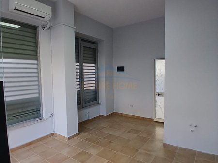 Qera , Ambient Biznesi , Rruga Fortuzi , Tirane