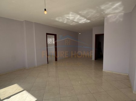 Shitet, Apartament 3+1+2, Rruga Shefqet Kuka, Fresk, Tirane