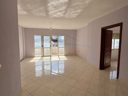 Shitet, Apartament 3+1+2, Rruga Shefqet Kuka, Fresk, Tirane