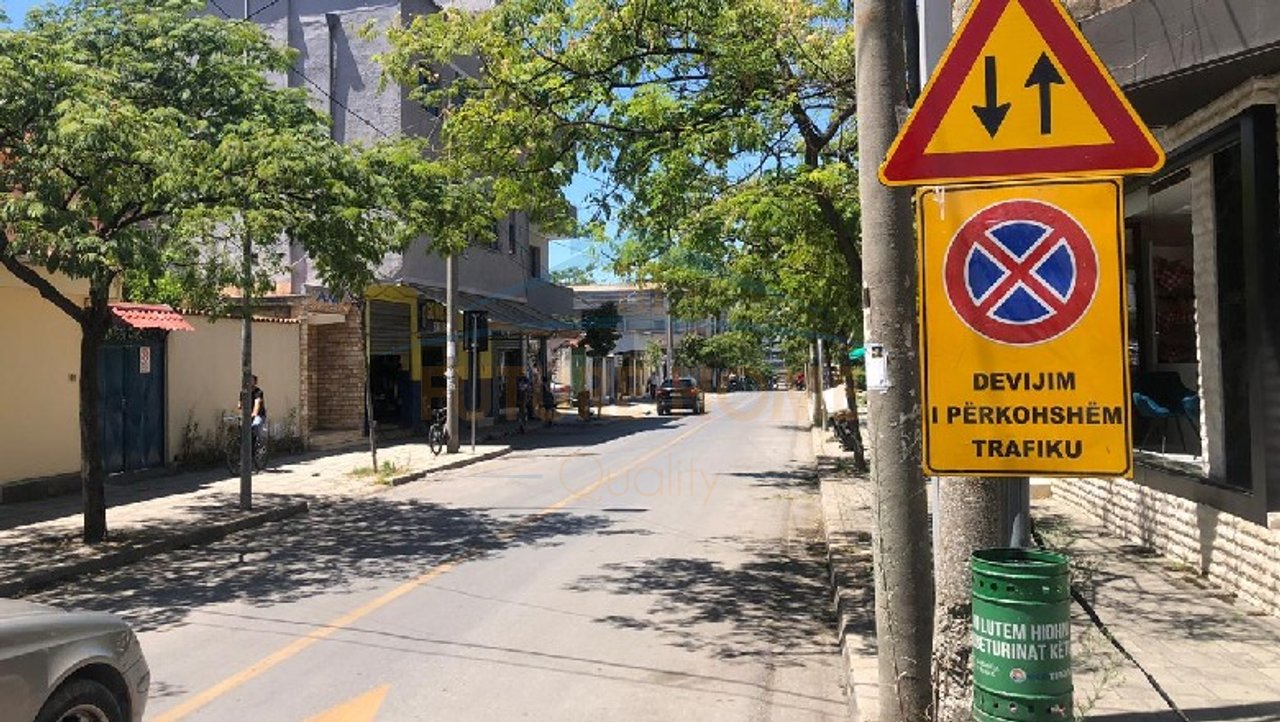 Shitet ambient biznesi+garsoniere, Rruga e Bogdaneve