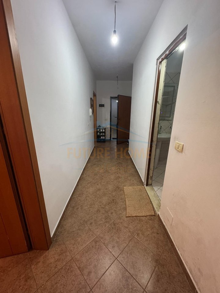 Shitet, Apartament 2+1+2, Unaza e Re