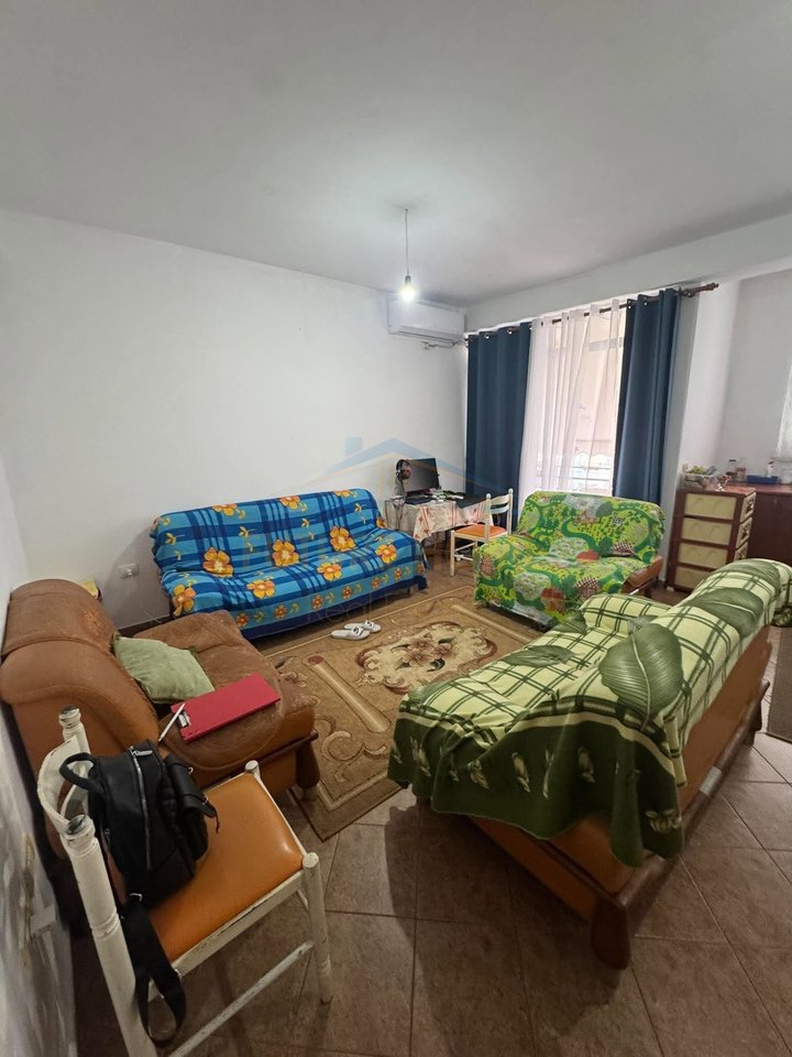 Shitet, Apartament 2+1+2, Unaza e Re