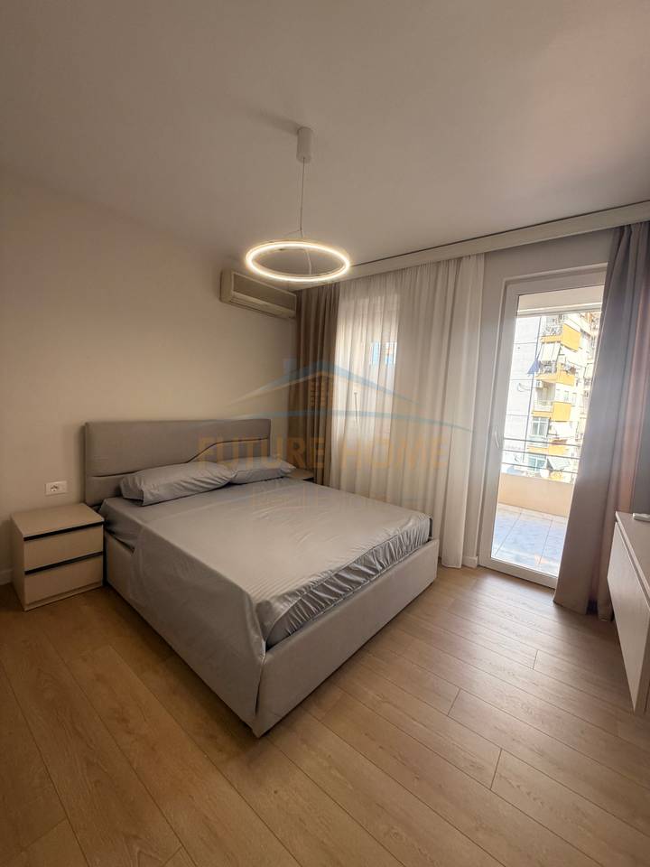 In vendita, Appartamento 1+1, Via Barrikadave, Tirana