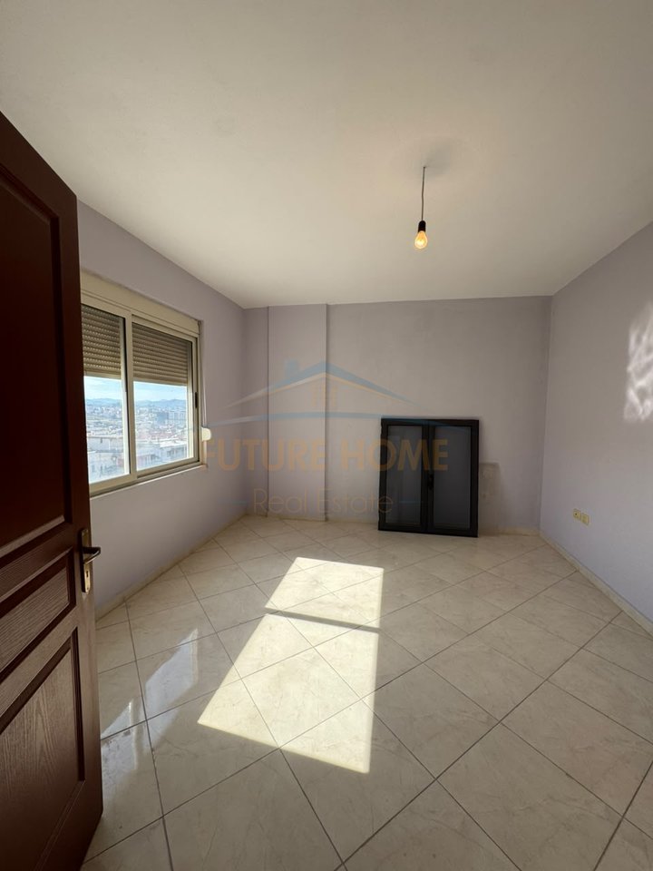 Shitet, Apartament 3+1+2, Rruga Shefqet Kuka, Fresk, Tirane