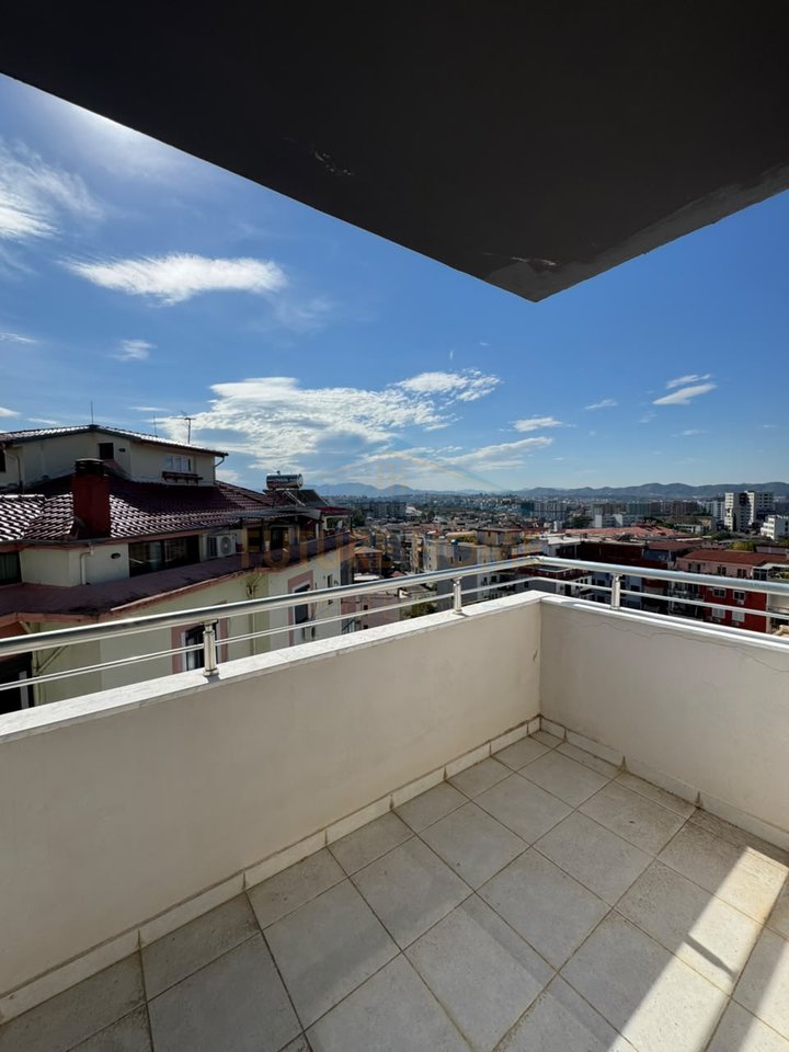 Shitet, Apartament 3+1+2, Rruga Shefqet Kuka, Fresk, Tirane