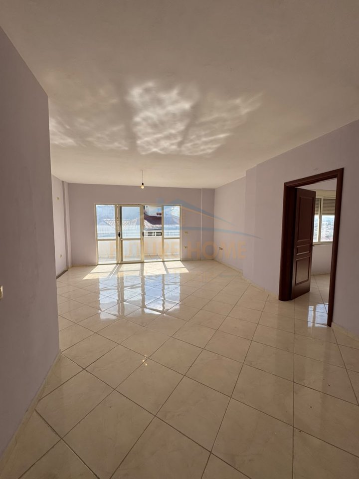 Shitet, Apartament 3+1+2, Rruga Shefqet Kuka, Fresk, Tirane