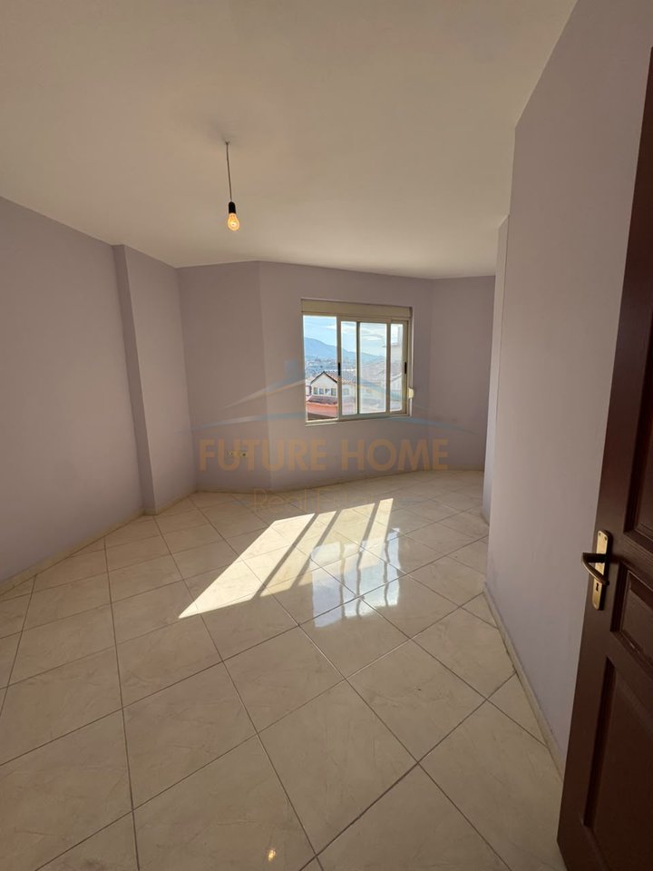 Shitet, Apartament 3+1+2, Rruga Shefqet Kuka, Fresk, Tirane