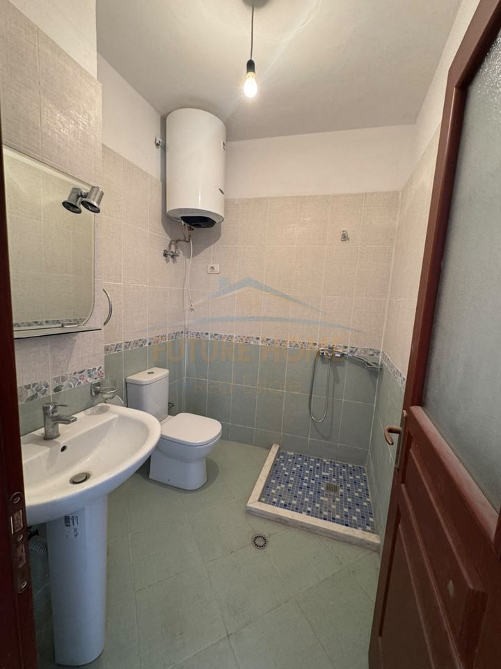 Shitet, Apartament 3+1+2, Rruga Shefqet Kuka, Fresk, Tirane
