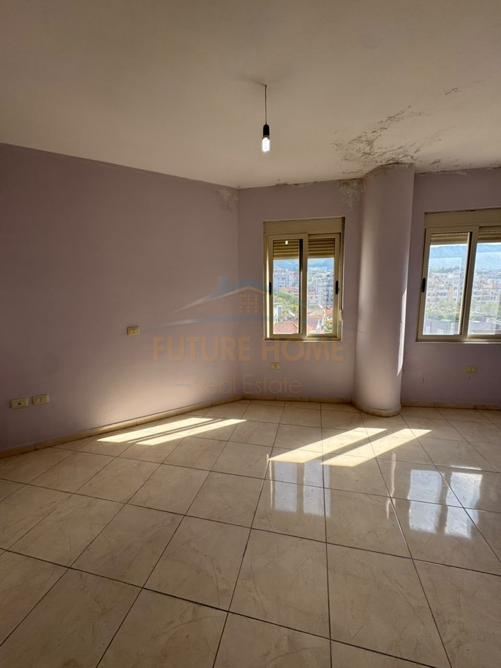 Shitet, Apartament 3+1+2, Rruga Shefqet Kuka, Fresk, Tirane