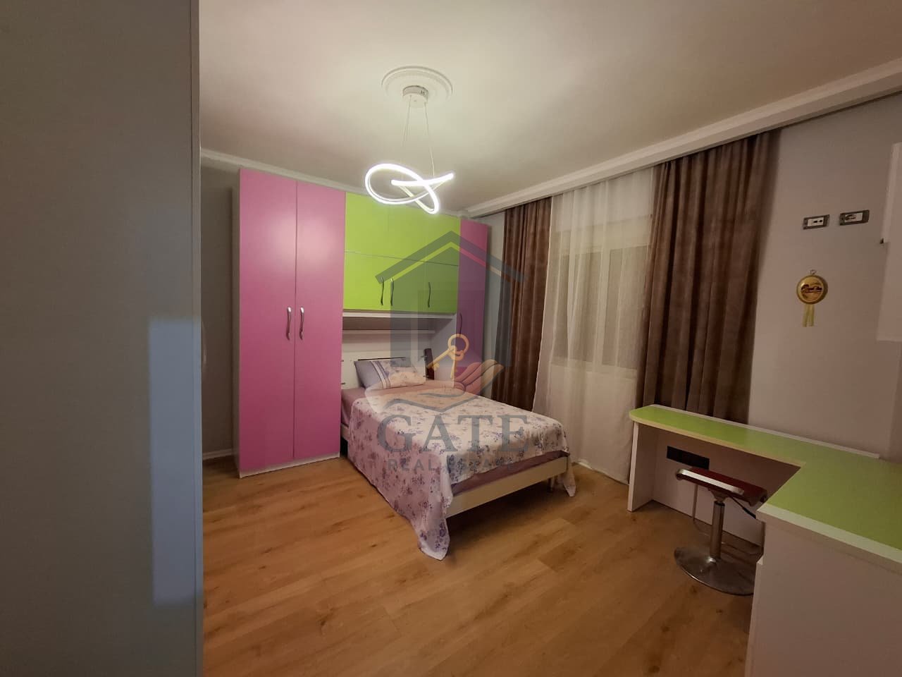 Shitet, Apartament 3+1+2+2,  Prane Markates, Durres!
