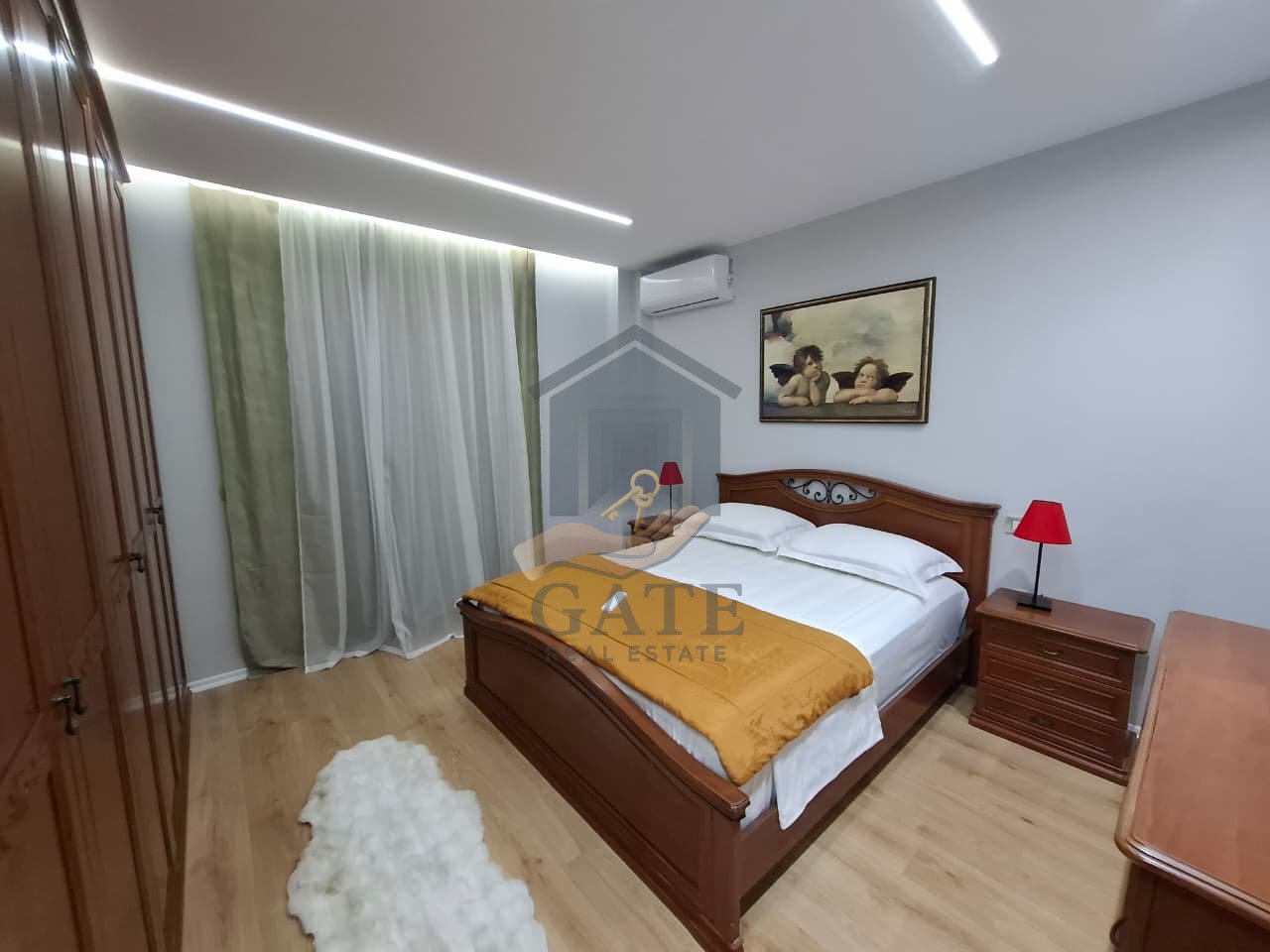 Shitet, Apartament 3+1+2+2,  Prane Markates, Durres!