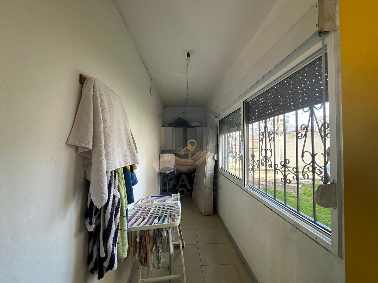 Shitet, Apartament 2+1,tek Shkolla "Qemal Mici" , Durres!