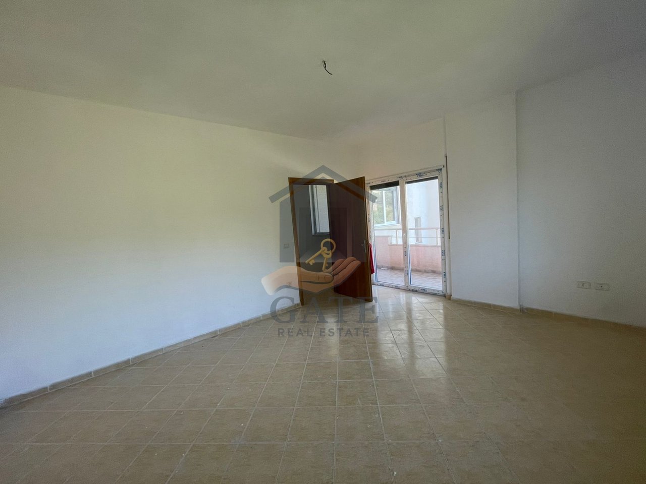 Shitet, Apartament 2+1 Shkembi i Kavajes, Durres