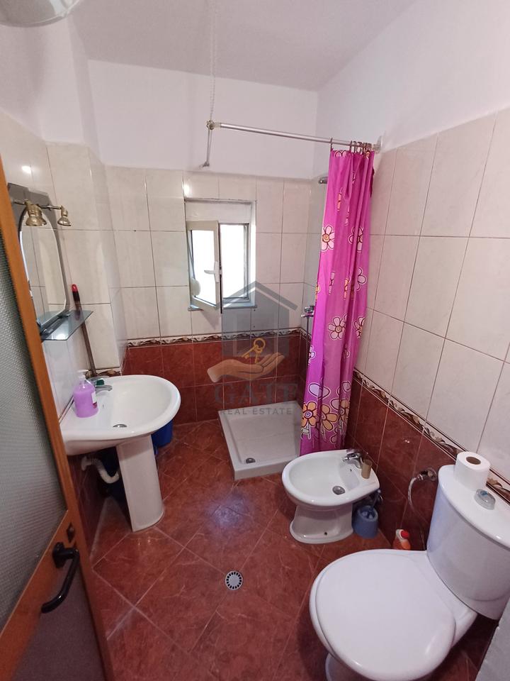 Shitet, Apartament 2+1+2, Ish Rajoni i Policise, Durres!