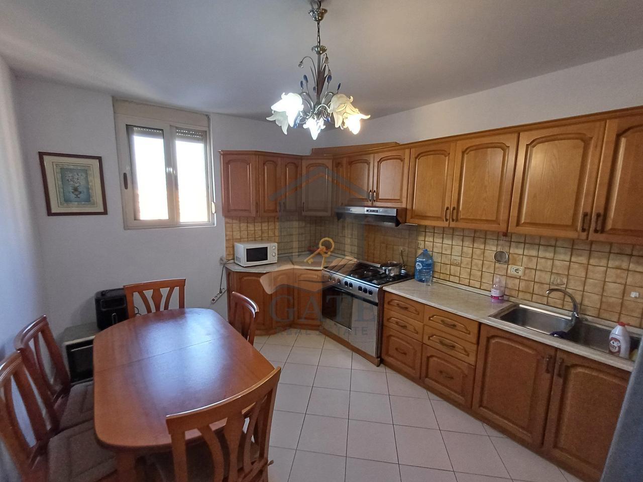 Shitet, Apartament 2+1+2, Ish Rajoni i Policise, Durres!