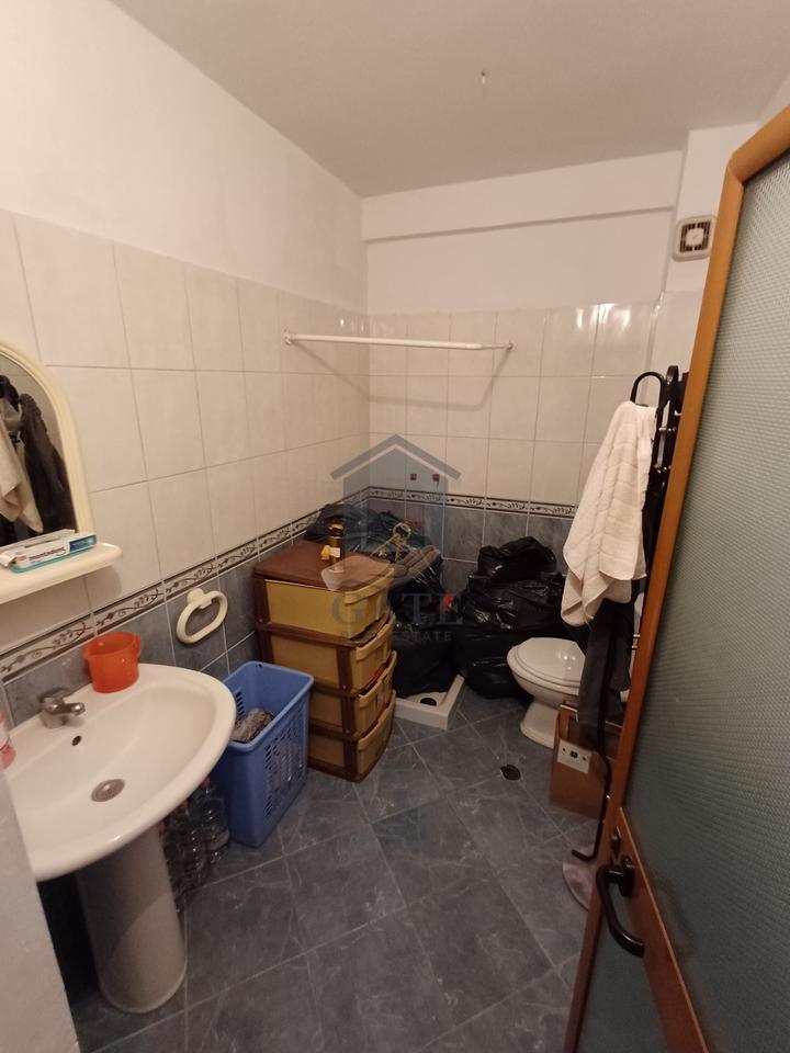 Shitet, Apartament 2+1+2, Ish Rajoni i Policise, Durres!