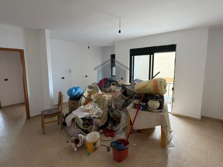 Shitet Apartament 1+1 në Plazh, Durrës – Zona e Hekurudhës (pranë Gega Oil)