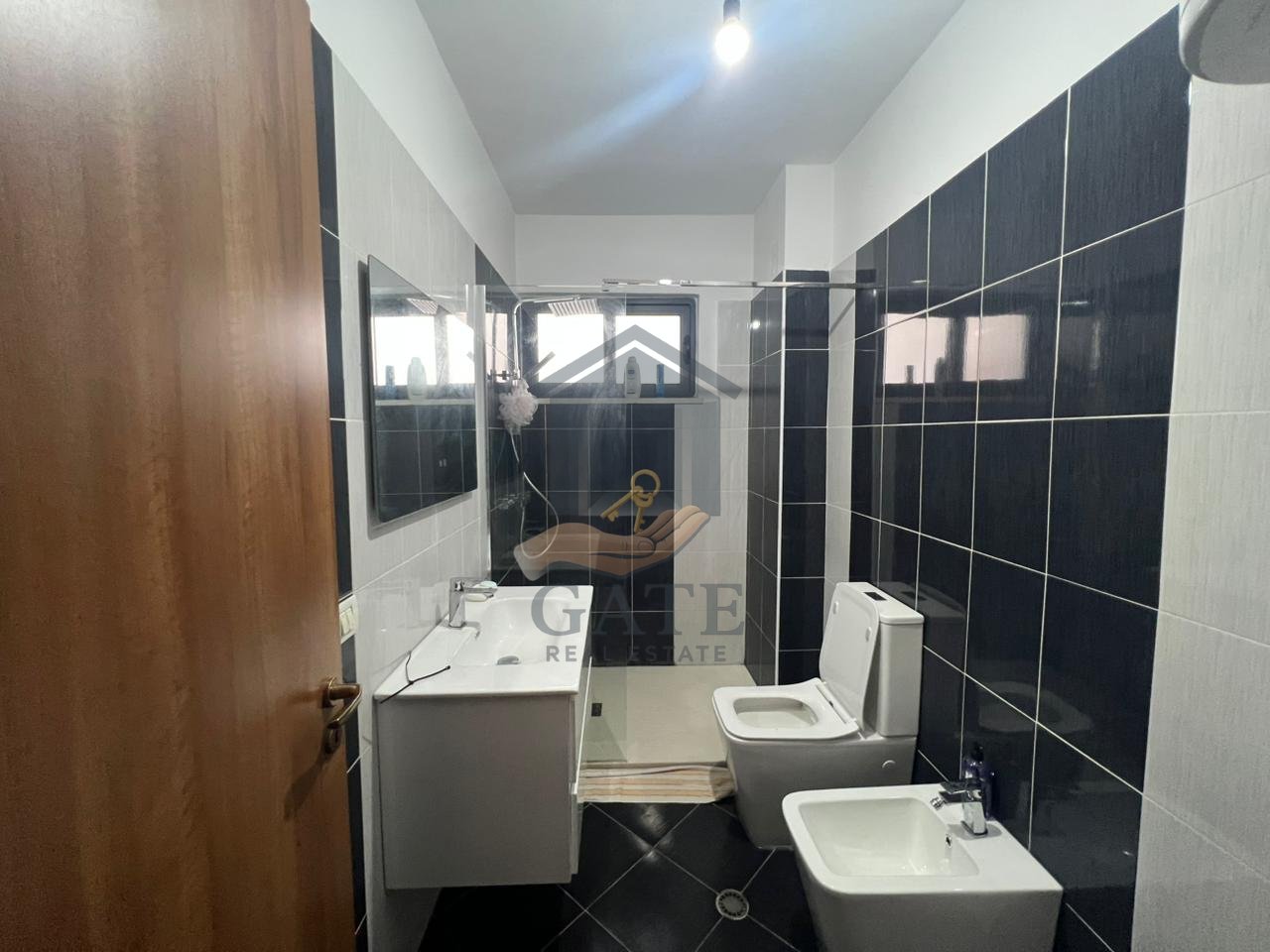 Jepet me qira, Apartament 2+1+2, UKD, Durrës