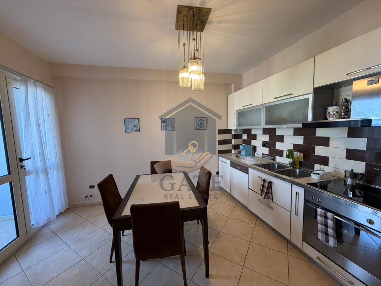 Jepet me Qira , Apartament 2+1+2, Bashkia, Durrës