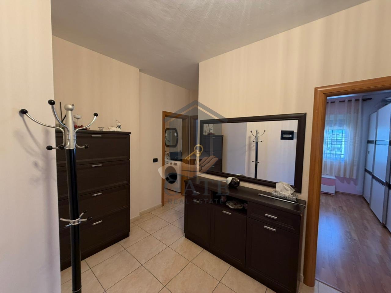 Jepet me Qira , Apartament 2+1+2, Bashkia, Durrës