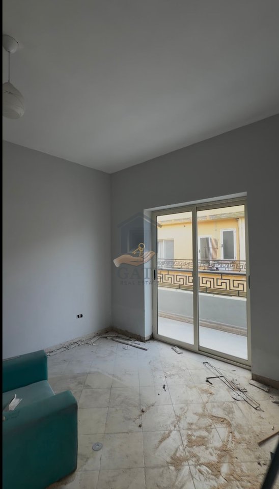 Shitet Apartament 1+1, Shkëmbi i Kavajës, Durrës