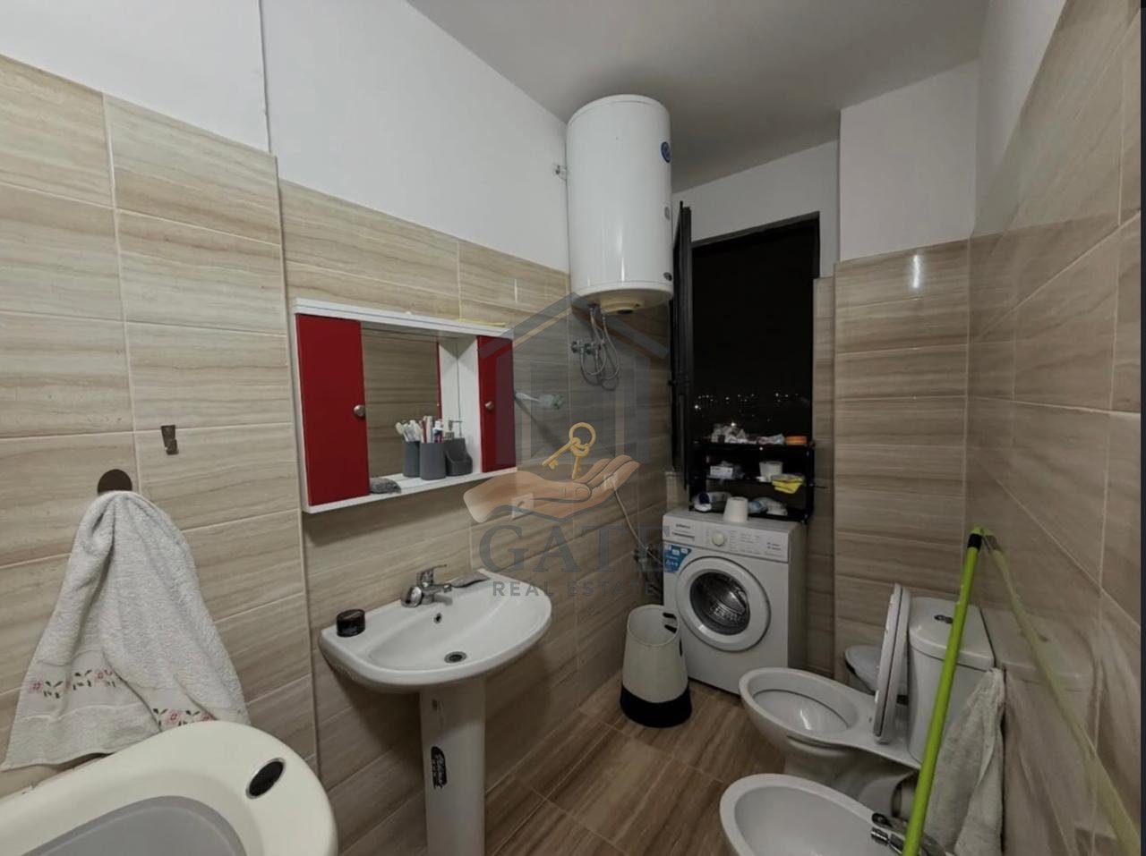 Shitet Apartament 3+1+2t+2b, Shkozet