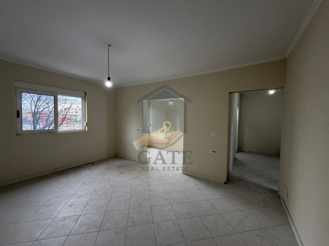 Shitet, Apartament 1+1, pranë Vala Park,Durrës.