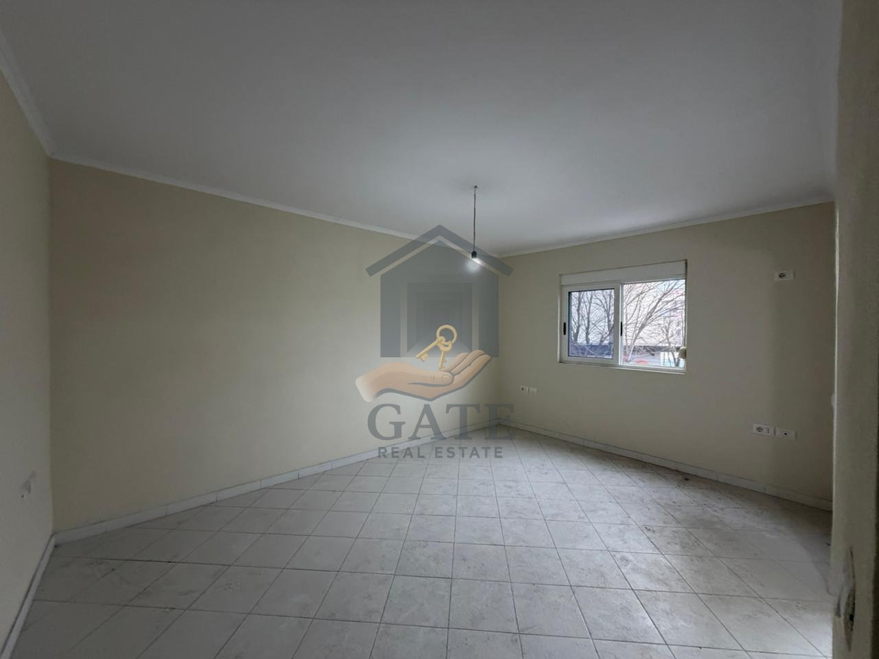 Shitet, Apartament 1+1, pranë Vala Park,Durrës.