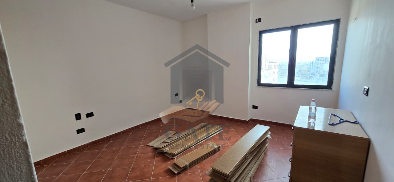 Shitet, Apartament 2+1-Tregu Fruta-Perime, Durres