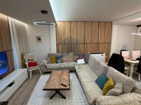 Villa su due piani in vendita nella zona della Spiaggia, vicino alla Moschea delle 4 Minareti.