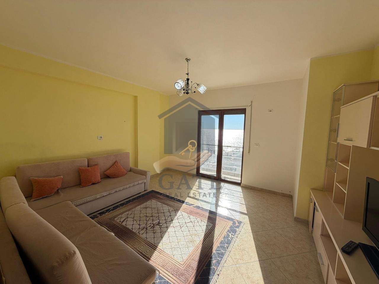 Jepet me qira apartament 2+1+depo+ garazh  në zonën e Arrogostës, Currila.