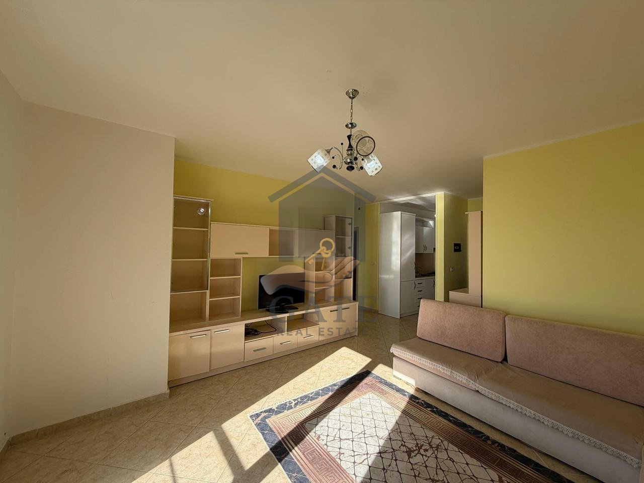 Jepet me qira apartament 2+1+depo+ garazh  në zonën e Arrogostës, Currila.