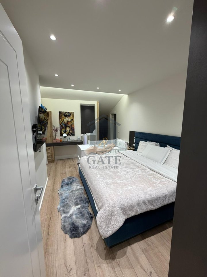 Villa su due piani in vendita nella zona della Spiaggia, vicino alla Moschea delle 4 Minareti.