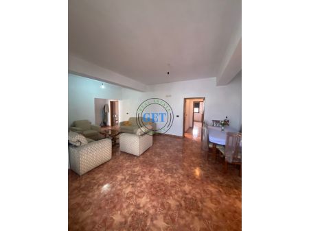 Shitet, Apartament 3+1+2 + Garazh, Stadiumi, Durres