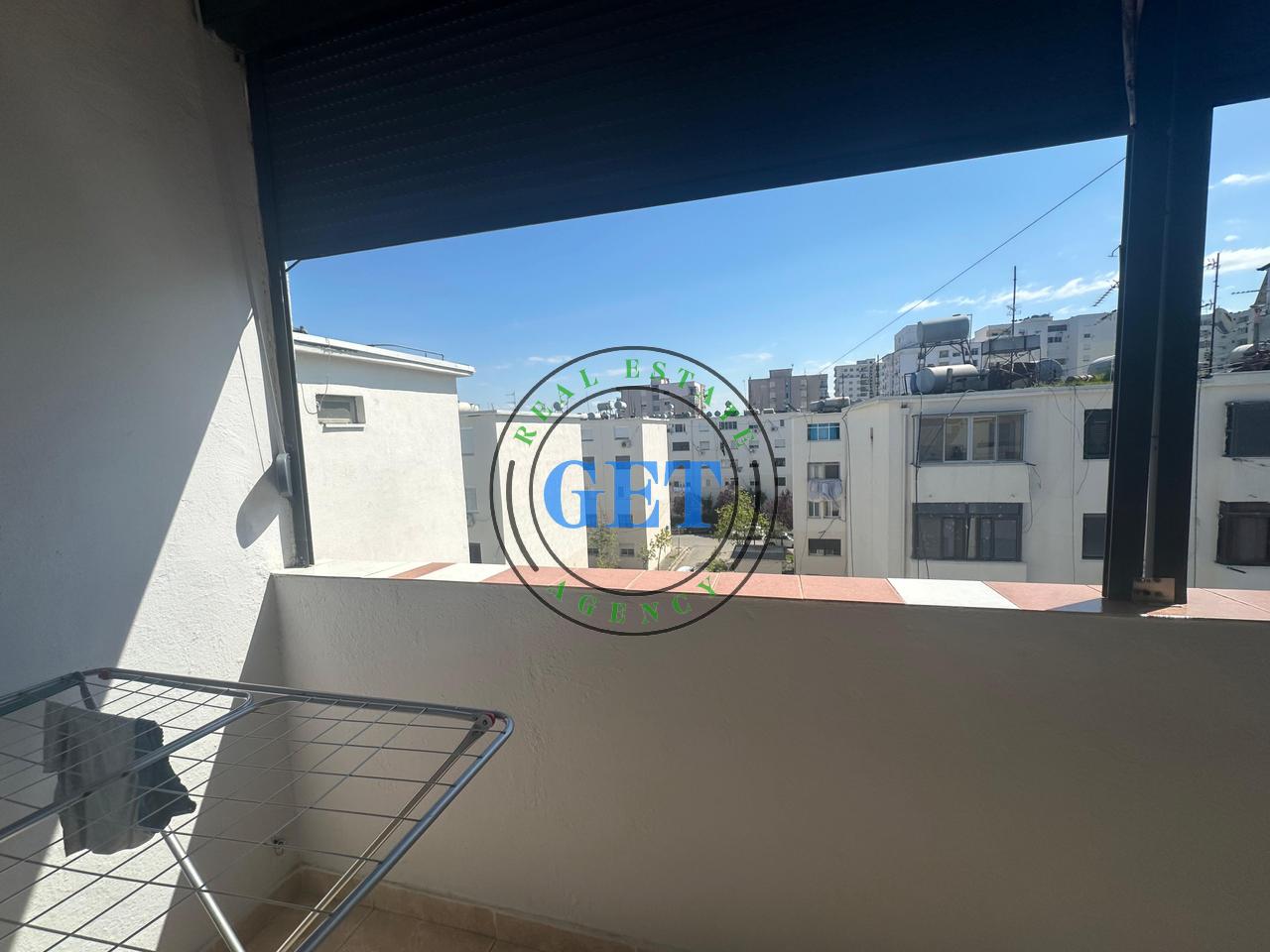 Shitet Apartament 2+1,Prane Shkolles "Qemal Mici", Durres