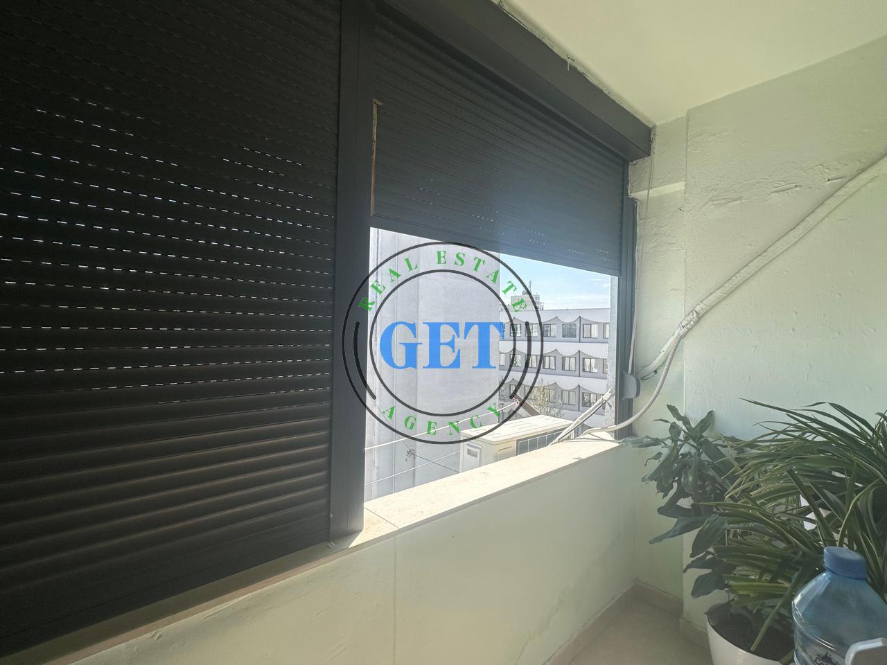 Shitet Apartament 2+1,Prane Shkolles "Qemal Mici", Durres