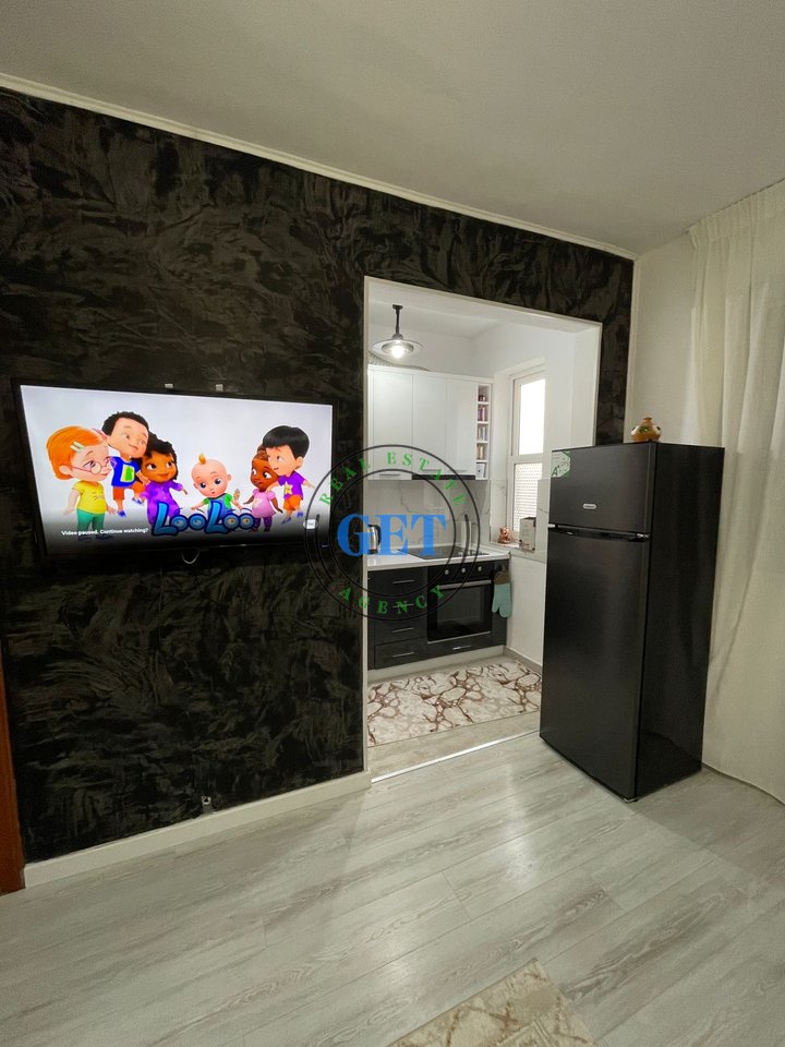 Jepet me qira, Apartament 2+1, prane Tregut te vogel Industrial,Durres!