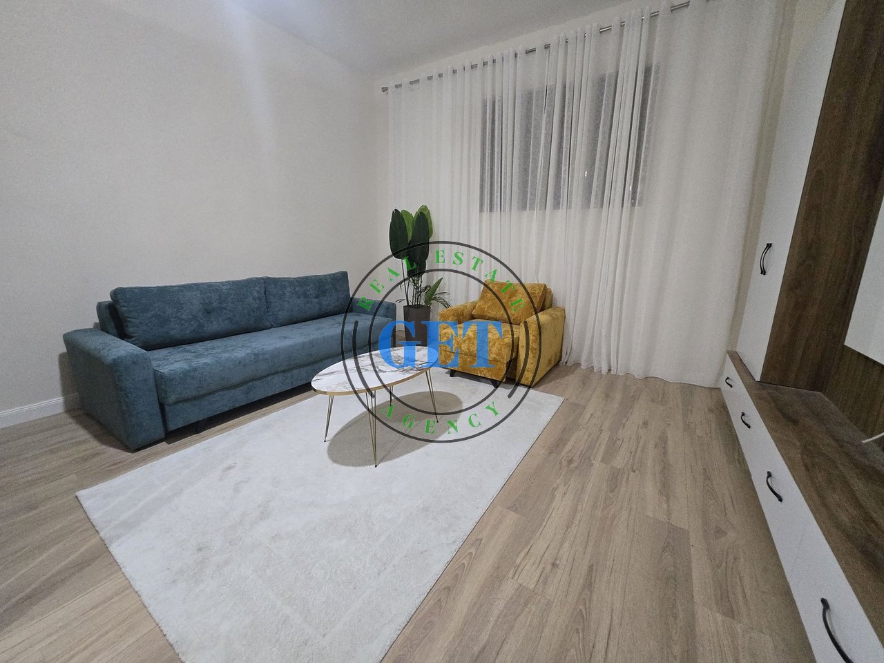 SHITET GARSONIERE NE PLAZH, DURRES!