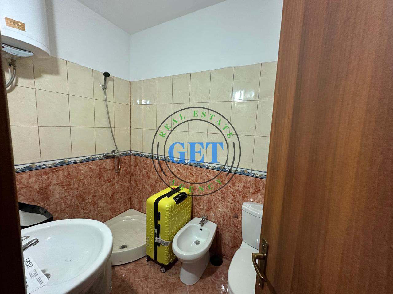 Shitet, Apartament 2+1+2, Ish Rajoni i Policise, Durres