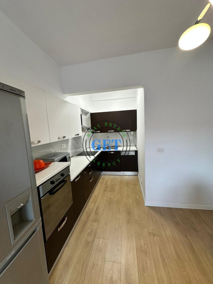 Shitet Apartament 2+1 | Tek Markata, Durrës