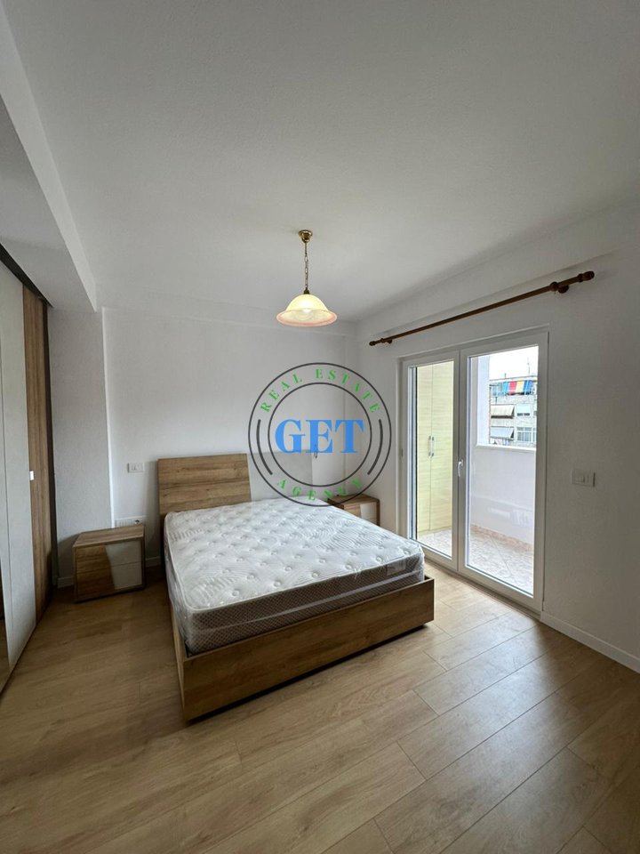 Shitet Apartament 2+1 | Tek Markata, Durrës