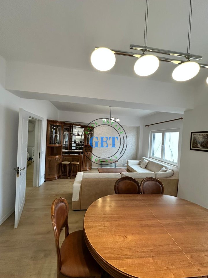 Shitet Apartament 2+1 | Tek Markata, Durrës