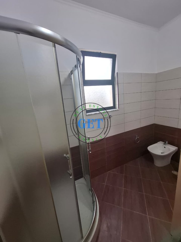 Jepet me qira Apartament 2+1 ,Stadiumi, Durrës