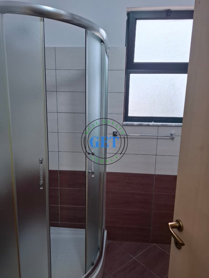 Jepet me qira Apartament 2+1 ,Stadiumi, Durrës