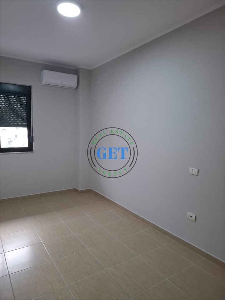 Jepet me qira Apartament 2+1 ,Stadiumi, Durrës