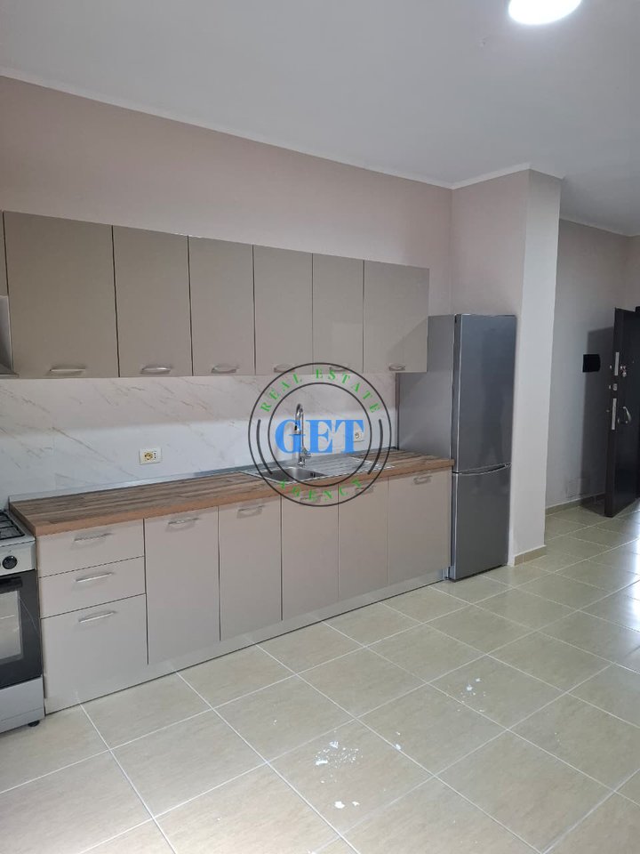 Jepet me qira Apartament 2+1 ,Stadiumi, Durrës